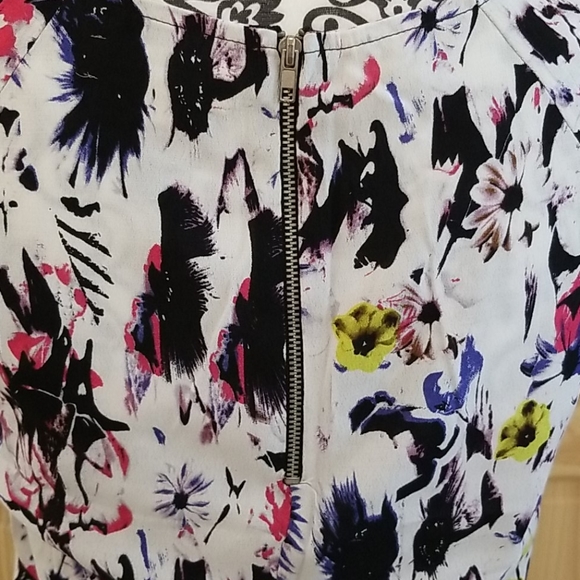 Eight Sixty Crop Top Size Small - Picture 7 of 7